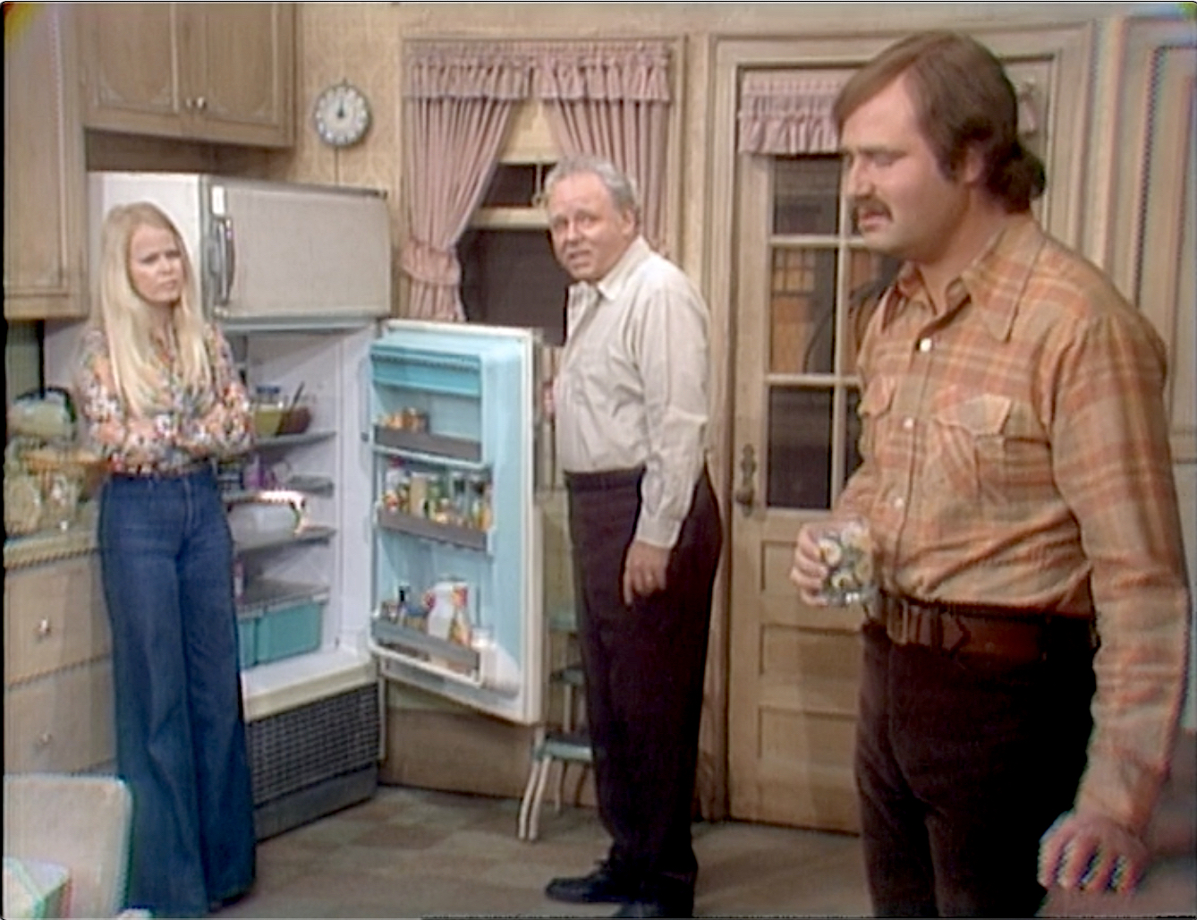 All In The Family S05E23 No Smoking (Mar.01.1975)-129.jpg